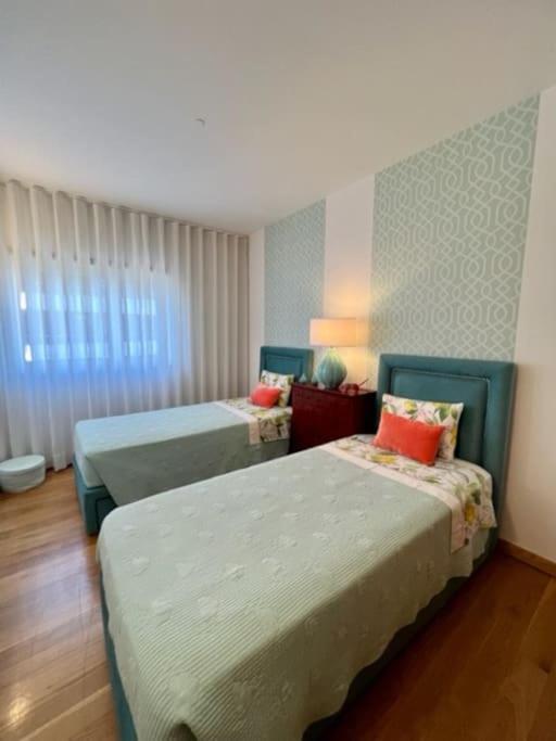 Becas House -